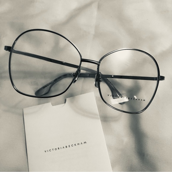 Victoria Beckham Metallic Silver Oversized Glasses - Picture 5 of 5